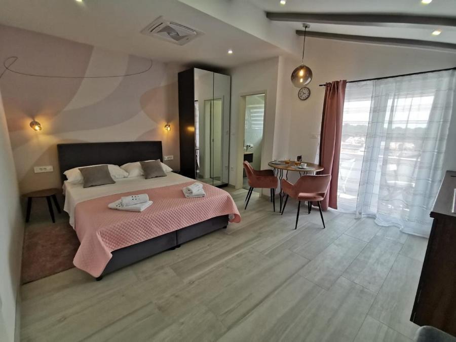 New Nikolina 4 Star Apartment Mali Lošinj Екстериор снимка