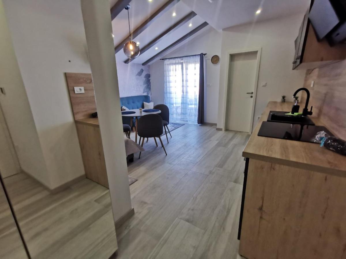 New Nikolina 4 Star Apartment Mali Lošinj Екстериор снимка