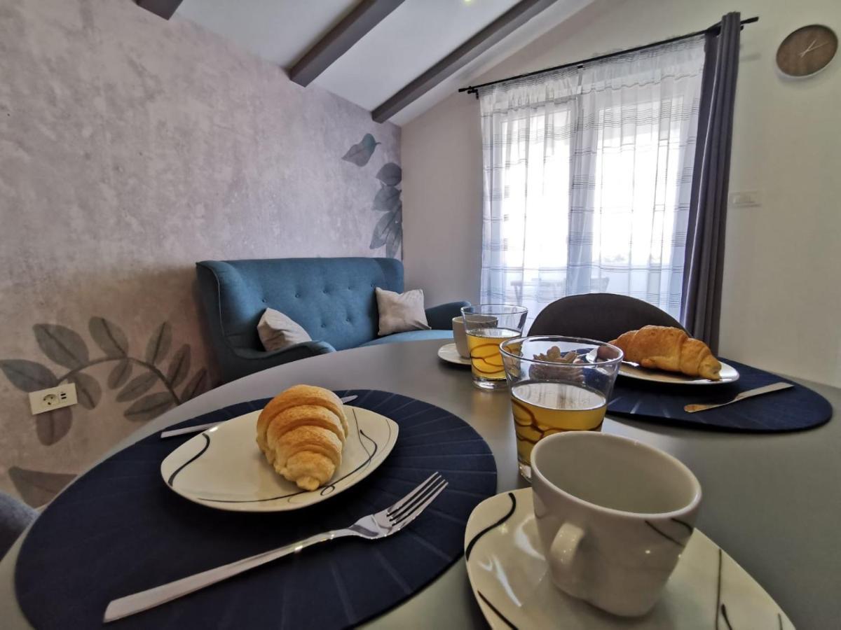 New Nikolina 4 Star Apartment Mali Lošinj Екстериор снимка